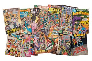 JUSTICE LEAGUE AND OTHER SUPER - HERO TEAMS. Justice League; Legionnaires; The Super Friends. New York: 1977 - 1993. Piezas: 14.