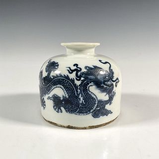 Chinese Porcelain Waterdropper or Inkwell Jingdezhen Marks
