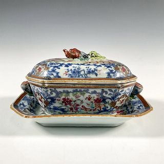 Chinese Export Qianlong Porcelain Lidded Tureen on Stand