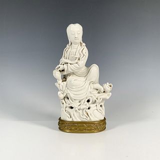 Chinese Blanc De Chine Seated Guanyin Figure