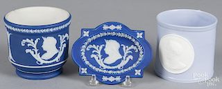 Five pieces of Wedgwood jasperware decorated with English royalty, to include a George IV coronation
