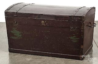European painted pine dome lid trunk, early 19th c., 18'' h., 32'' w.