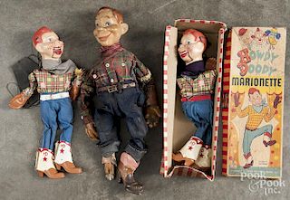 Five vintage Howdy Doody marionette dolls, two with boxes, tallest - 20''.