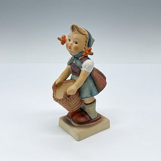 Goebel Hummel Figurine, Little Helper HUM73
