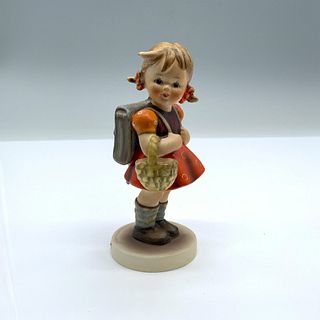 Goebel Hummel Porcelain Figurine, School Girl 81/0
