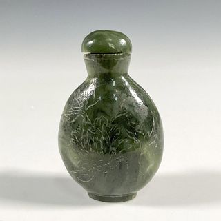 Chinese Green Hard Stone Snuff Bottle