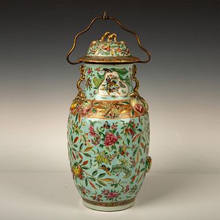 Antique Chinese Porcelain Famille Rose Cover Vase