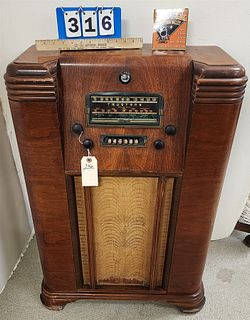 Deco Walnut Truetone Cabinet Radio 38"H X 25"W X 10 1/2"D