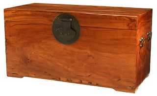 LARGE CHINESE CAMPHOR WOOD STORAGE TRUNK/ CHEST