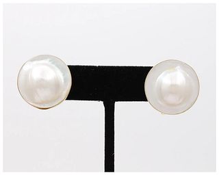 Vintage Mabe Pearl 14K Yellow Gold Earrings