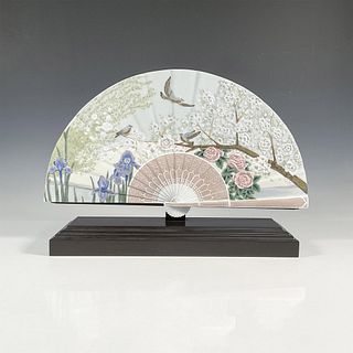 Lladro Porcelain Folding Fan And Wood Stand
