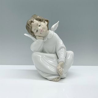 Lladro Porcelain Figurine, Dreaming Cherub 1004961