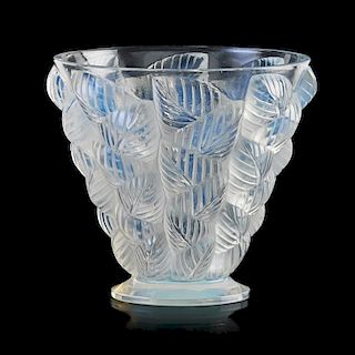 LALIQUE "Moissac" vase with foot