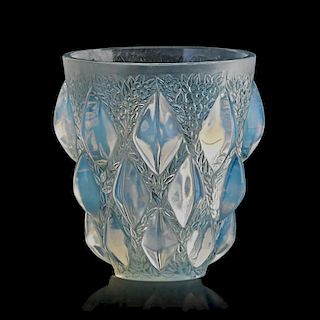 LALIQUE "Rampillon" vase, opalescent glass