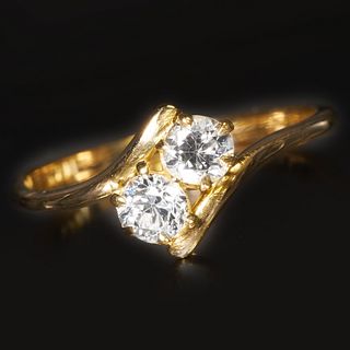 DIAMOND CROSS OVER RING