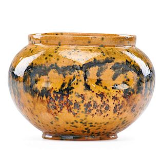 GEORGE OHR Squat pinched vase