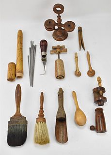 COLLECTION OF WOODEN HOUSEHOLD ITEMS