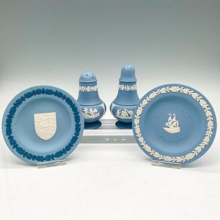 4pc Wedgwood Blue Jasperware Shakers + Display Dishes