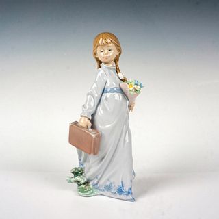 School Days 1007604 - Lladro Porcelain Figurine