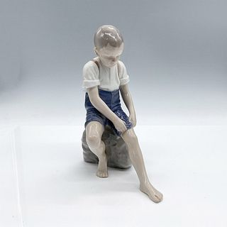 Bing & Grondahl Figurine, Boy On A Rock 1757