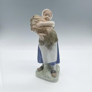 Royal Copenhagen Figurine, Girl with Wheat 908