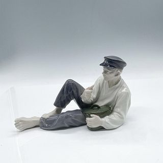 Royal Copenhagen Figurine, Man Eating Lunch 865