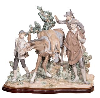 Lladro #5098 'Successful Hunt' Porcelain Figurine