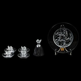LOTE DE ARTÍCULOS DECORATIVOS FRANCIA SIGLO XX Elaborados en cristal transparente Algunos sellados Lalique Detalles en aca...