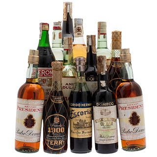 Lote de Brandies, Jerez, Anís, Ron y Vermouth. Terry, Reserva 1900 / Escorial / Presidente / Don Q / Serralles / Sperone.... Piezas: 13