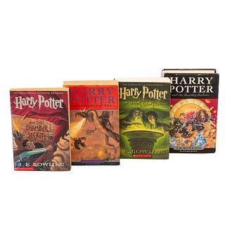 Rowling, J. K. Harry Potter and the half - blood prince. New York: Scholastic, 2006. 652 p.  Primera edición en in...