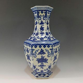 CHINESE ANTIQUE BLUE WHITE HEXAGONAL VASE - QIANLONG MARK AND PERIOD