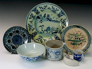 Group of seven Chinese blue and white porcelain pieces.