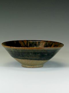 Chinese pottery bowl.