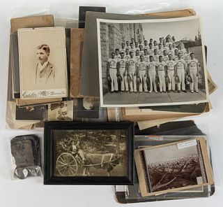 VIRGINIA AND OTHER ANTIQUE AND VINTAGE PHOTOGRAPHS, UNCOUNTED LOT