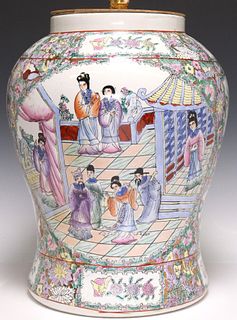 CHINESE CANTON ROSE MEDALLION PORCELAIN VASE TABLE LAMP, 26"H