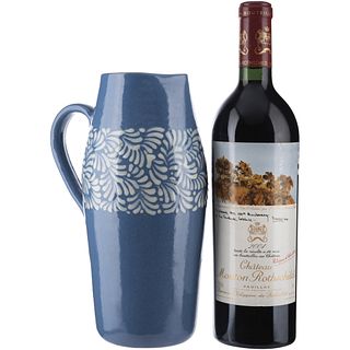 Château Mouton. Cosecha 2004. Etiqueta con diseño del artista HRH Prince Charles. Con jarra para decantar vino de Talavera de la Reyna.