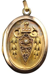 Victorian Filigree Gold Tone Oval Locket With Pea