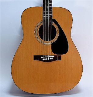 Yamaha FG-130 Acoustic Guitar