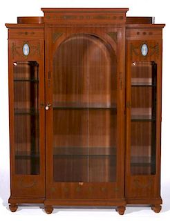 A 20THC. FRNCH TWO DOOR VITRINE WITH JAPSER PLAQUES