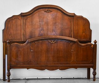VICTORIAN MAHOGANY BED WITH CARVED DETAILS