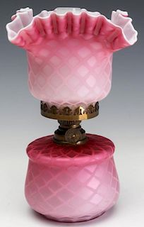 A FINE 19TH C. RED SATIN MOTHER OF PEARL GLASS LAMP
