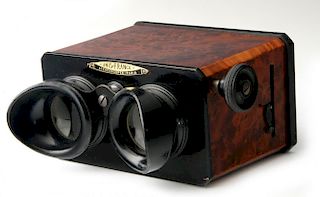 A FRENCH 19TH CENTURY BREWSTER STYLE STEREOSCOPE