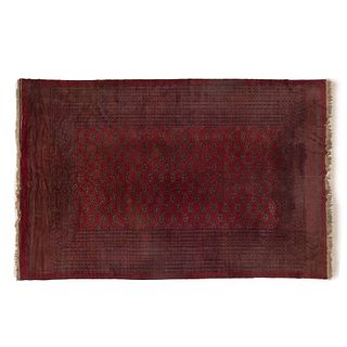 TAPETE, SIGLO XX. ESTILO BOKHARA BASHIR. Elaborado a mano en fibras de lana, algodón. Decorado con elementos naturales.