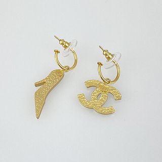 CHANEL CHARM GOLD PLATED EARRINGS