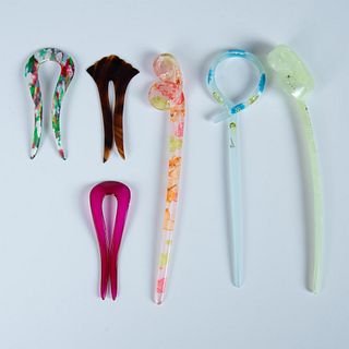 6pcs of Hair Sticks and U Clips