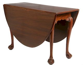 IMPORTANT AMERICAN CHIPPENDALE DINING TABLE