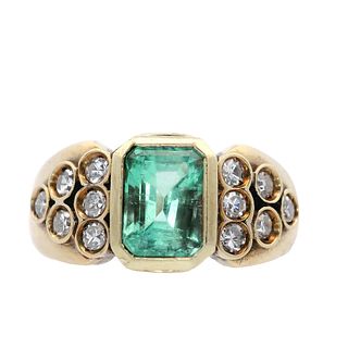 2.40 Ctw in Diamonds and Emerald 18k Gold Cocktail Ring