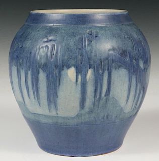 NEWCOMB COLLEGE ART POTTERY VASE