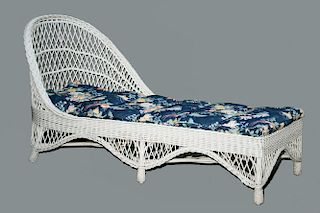 ANTIQUE WICKER CHAISE/DAYBED