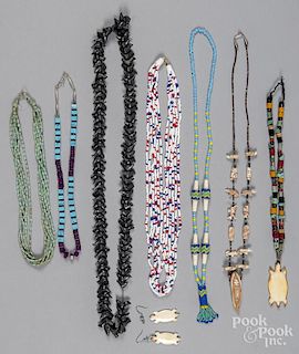 Southwestern Native American beaded necklace, with